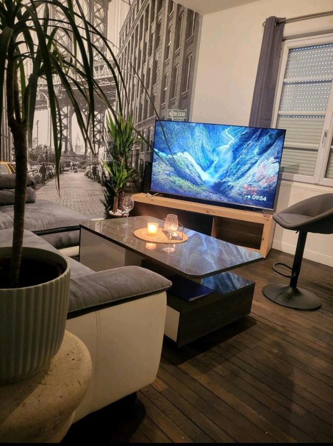 T2 Cosy Autonome H24 Parking Prive Attenant Tv 165Cm Netflix Wi-Fi Au Rez-De-Chaussee Alençon Kültér fotó
